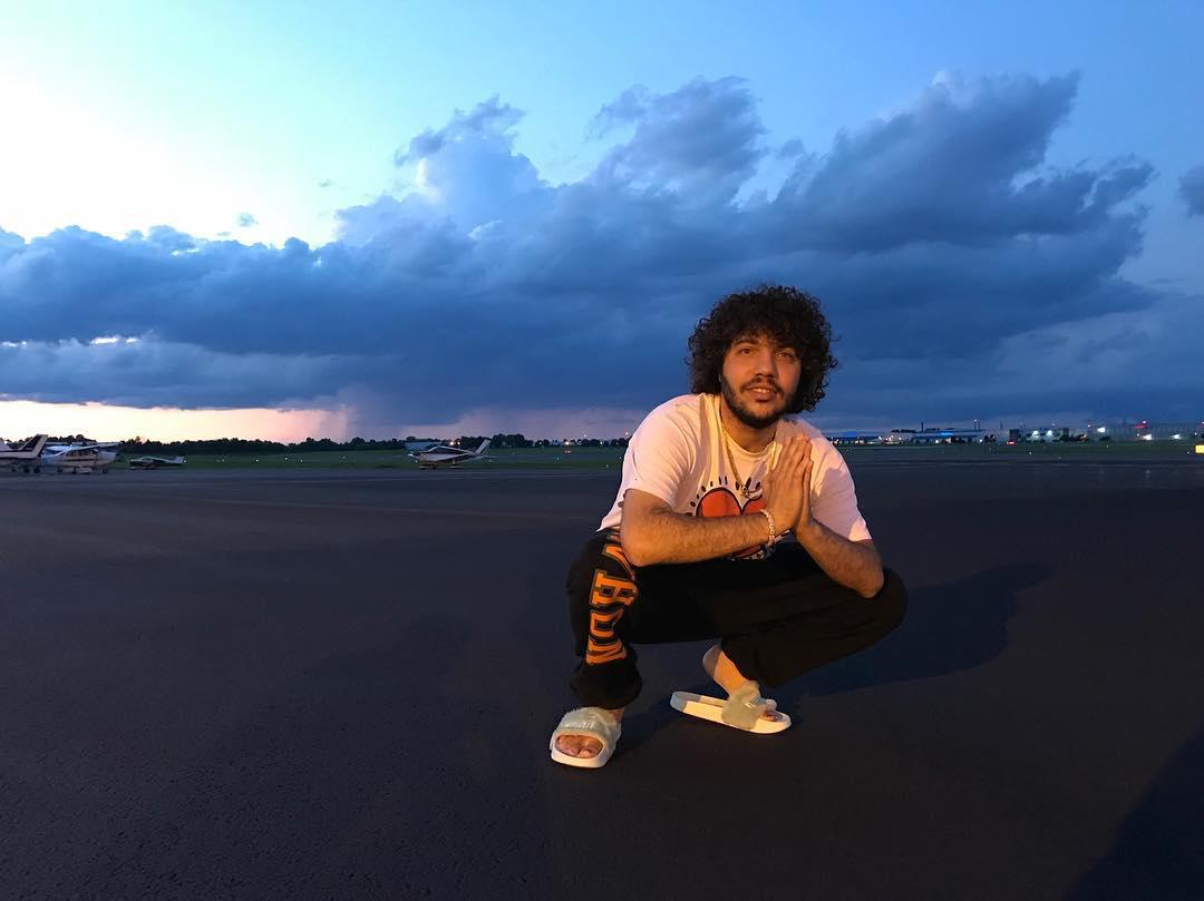 Benny Blanco, uno de los hombres más sexis de 2024, según People