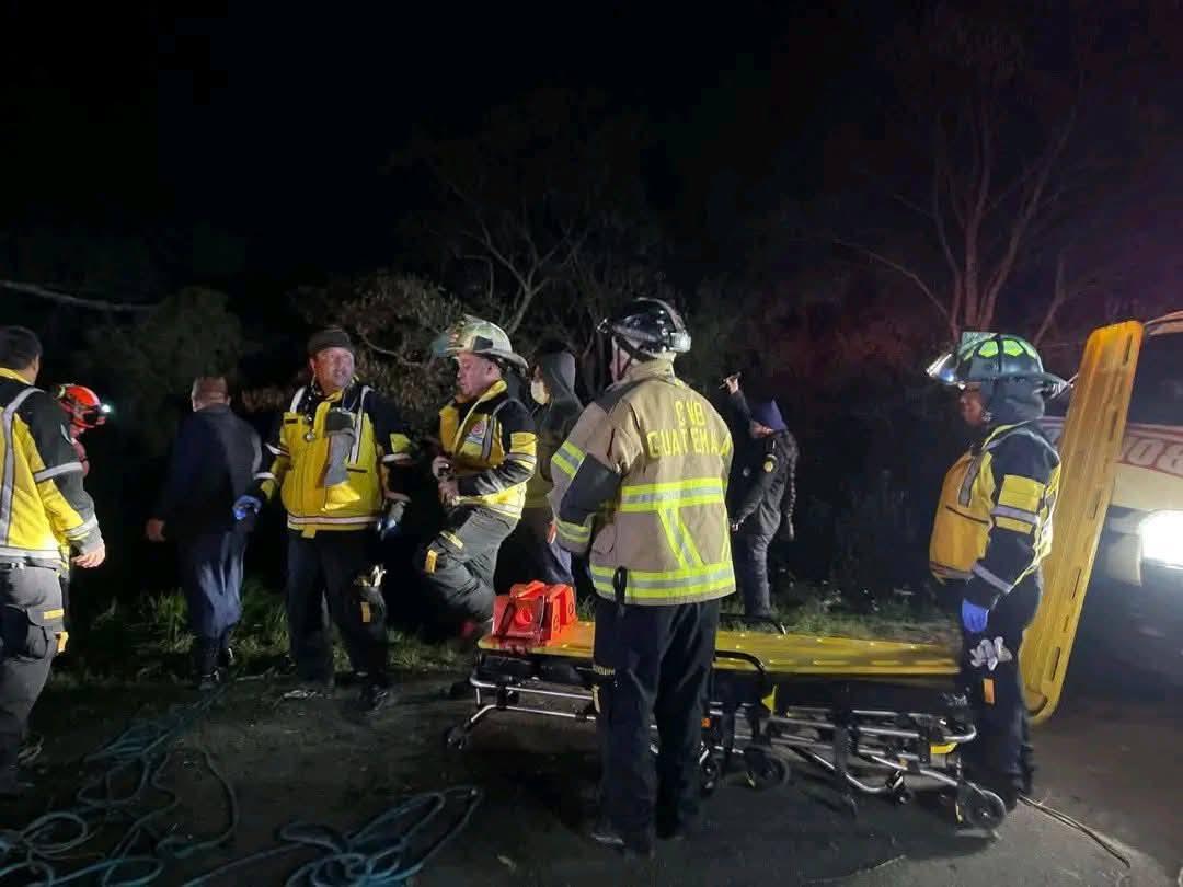 Se fue a un barranco: al menos 15 muertos en accidente de bus en Guatemala