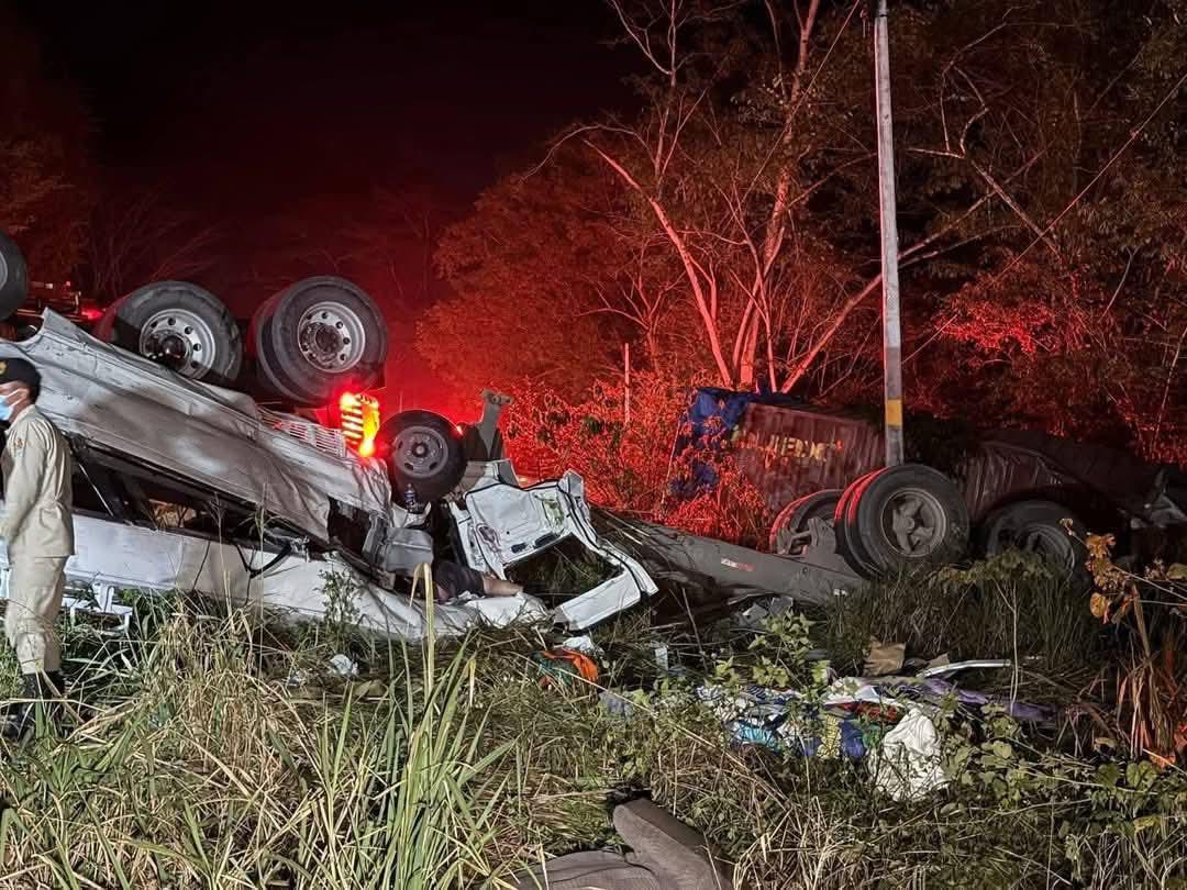 Confirman los nombres de las víctimas del choque entre bus y rastra en Quimistán