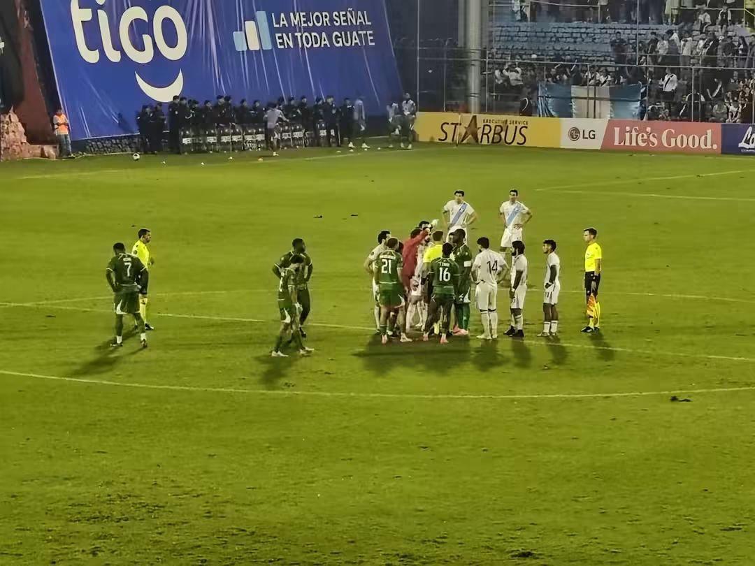 Deja mensaje a FIFA: Figura rompe silencio tras denuncia de racismo ante Guatemala