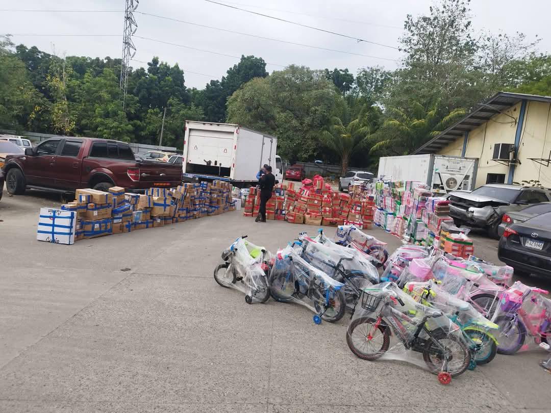 Capturan a dos hombres con camión lleno de mercadería robada de reconocido almacén
