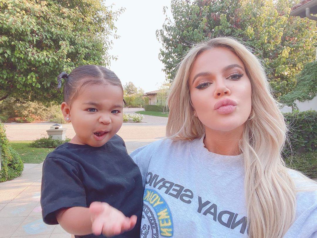 Khloé Kardashian vuelve a dar positivo a covid-19