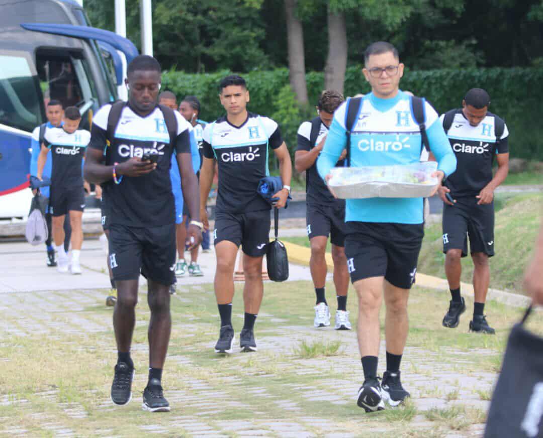 Honduras: Llegó el primer legionario, reencuentro y petición de Rueda