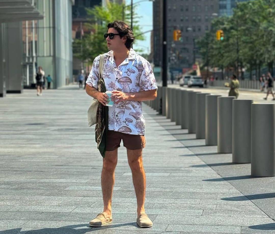 El joven con su carisma y dinamismo se ha ganado el corazón de cientos de hondureños que lo siguen en sus redes sociales.