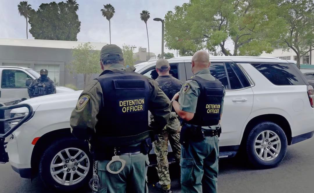¿Carros camuflados para detenciones? Las nuevas medidas de ICE que deben conocer los hondureños