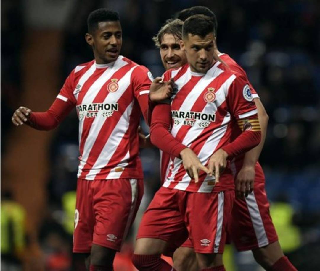 Antony 'Choco' Lozano celebrando con Alex Granell tras el 2-2 del Girona ante Real Madrid.