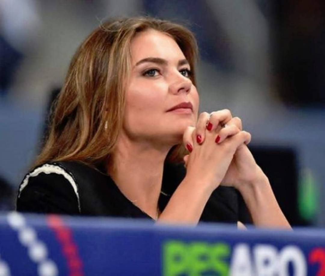 Kavayéba dio por finalizada su carrera deportiva y se convirtió en diputada rusa. También encabeza el consejo de directores del más importante grupo mediático privado proKremlin.