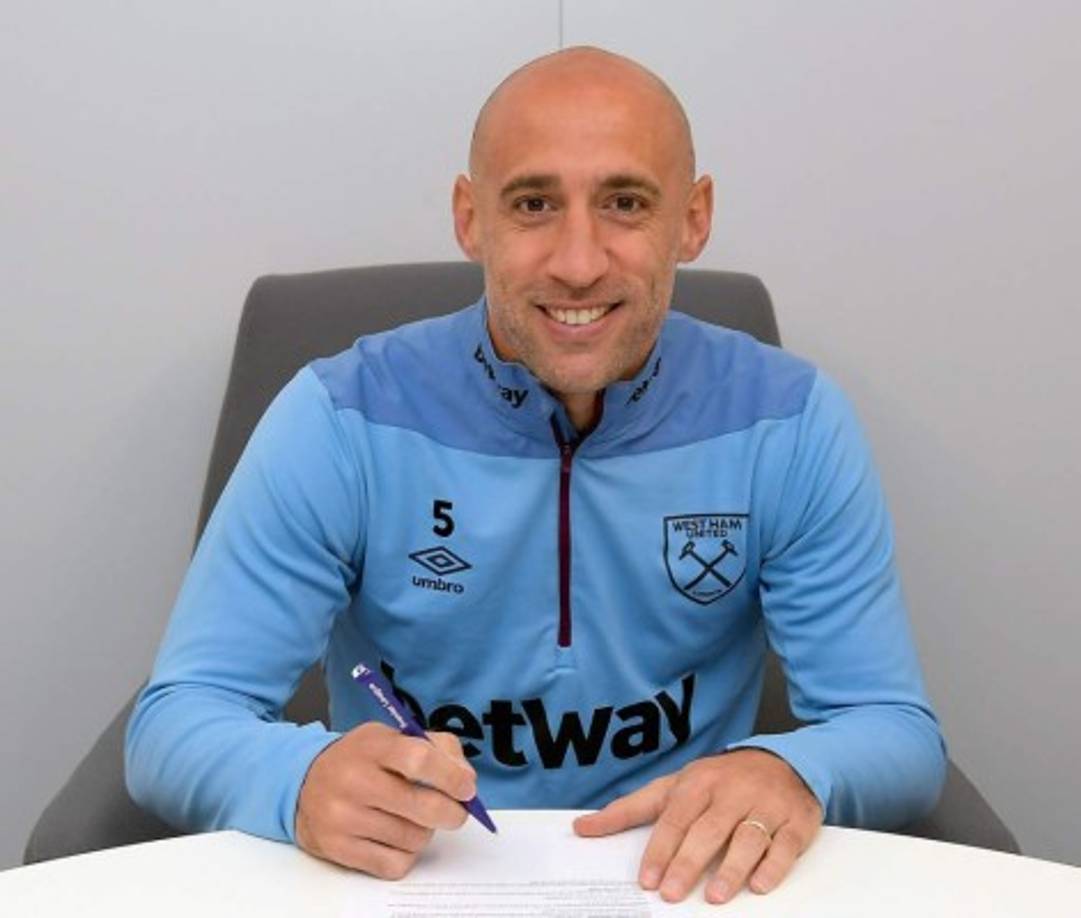 Pablo Zabaleta: El West Ham confirma que va a renovar el contrato del defensor argentino hasta 2020. 'Es una gran noticia y estoy muy feliz', dijo el defensor.