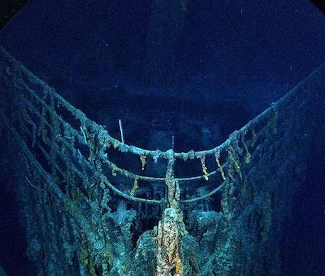 “La primera misión de recuperación de RMS Titanic, Inc. fue 75 años después del hundimiento del Titanic. Han pasado casi 40 años desde entonces y lo hemos visto cambiar a lo largo de los años”, agrega.