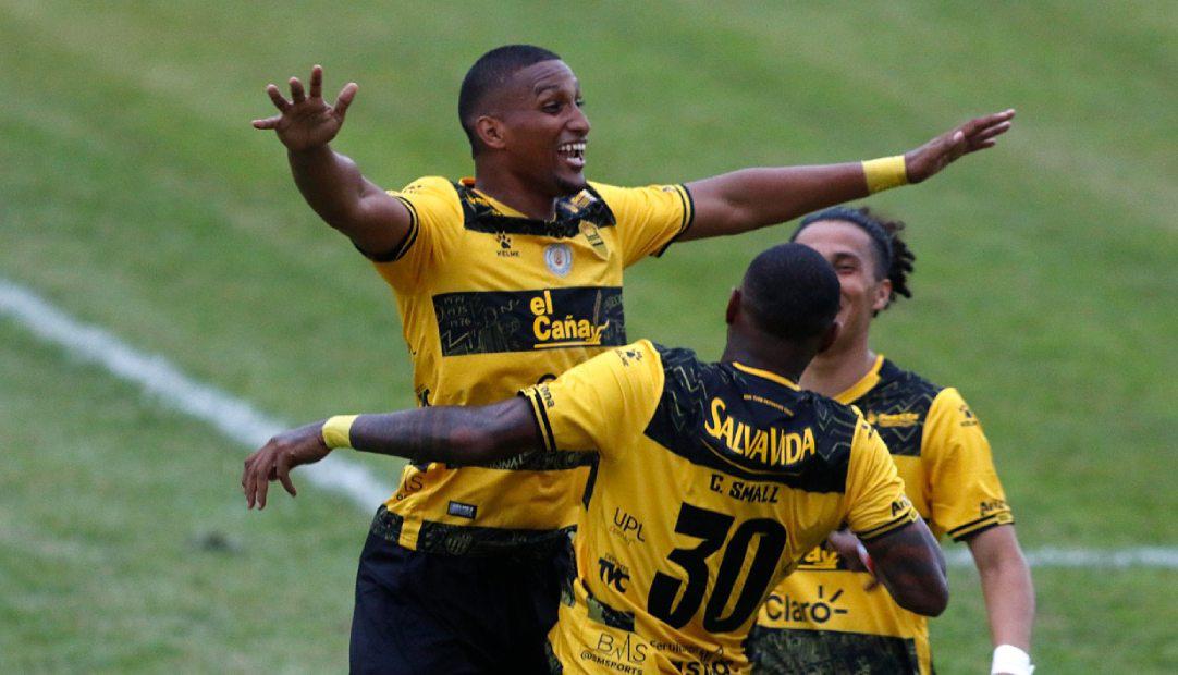 Real España celebra aniversario con triunfo ante equipo de Guatemala