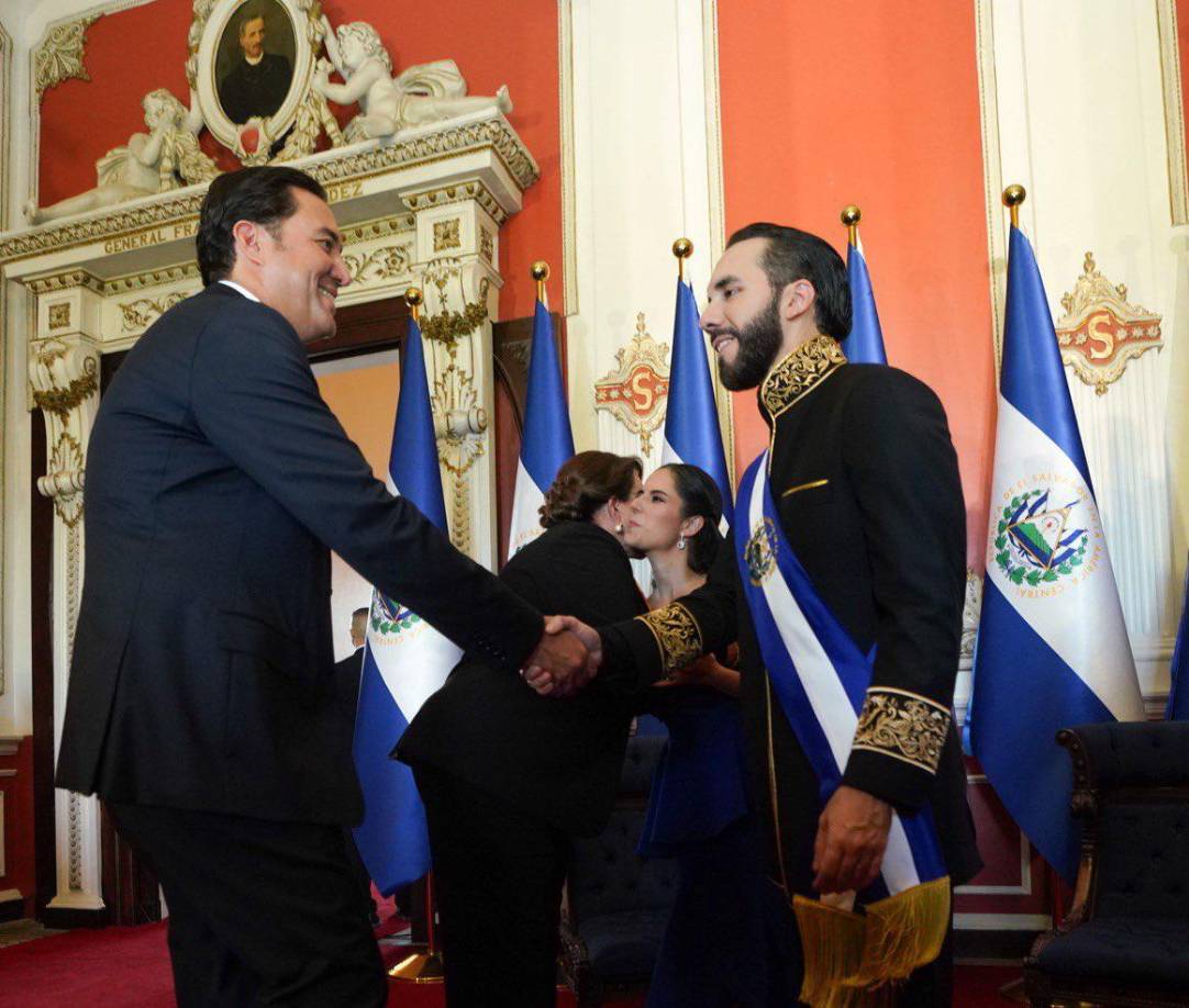 La reunión ocurrió horas después de que Bukele tomó posesión para un segundo mandato en El Salvador. 