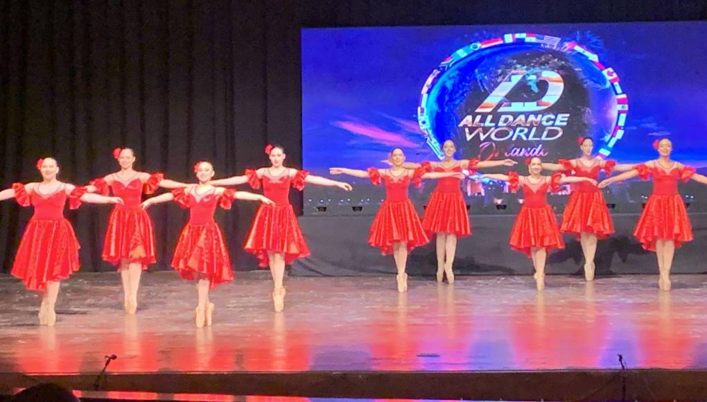 Academia de Bellas Artes (ABA) obtuvo el primer lugar con su presentación “América”, al estilo neoclásico en puntas.