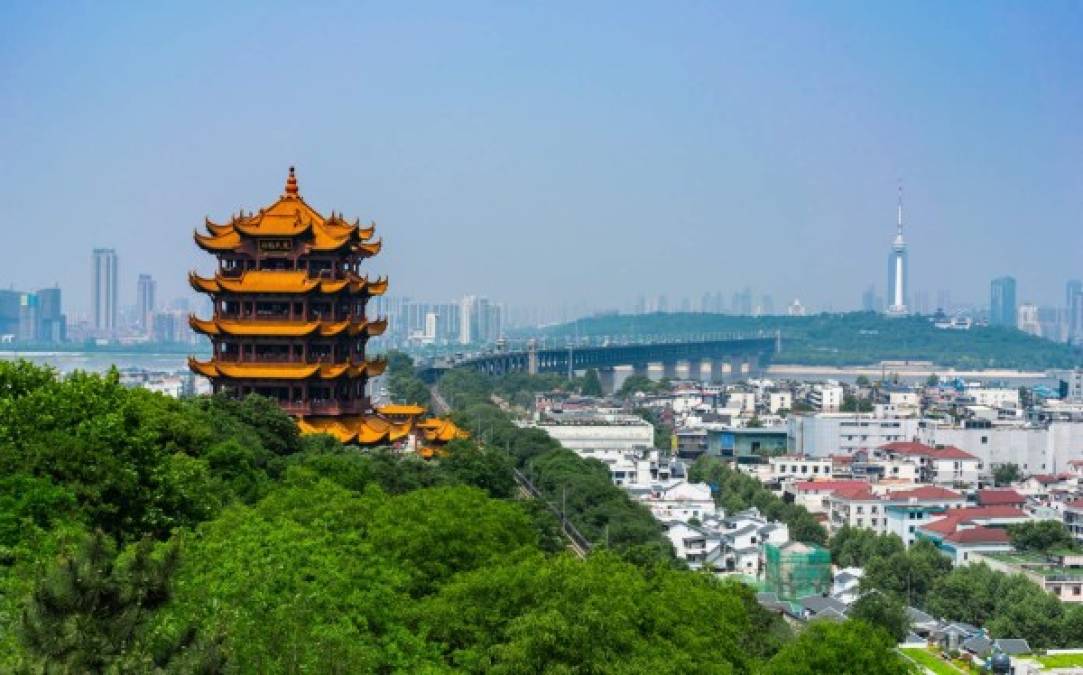 Una de las atracciones de Wuhan es la Torre de Grúa Amarilla, desde donde se puede observar unas vistas maravillosas del río Yangtsé.