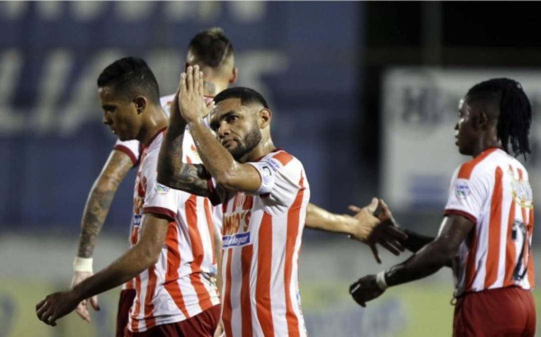 La ley del ex. Alexander Aguilar no celebró el gol contra su exequipo y pidió perdón a la afición del Platense.