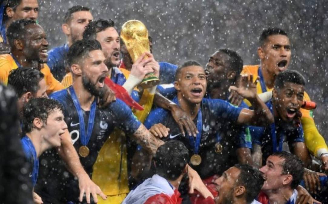 1. Mundial de Rusia 2018<br/><br/>En junio, 32 países se dirigieron a Rusia para competir por el mayor premio del fútbol internacional: la Copa Mundial.<br/><br/>Después de una notable victoria sobre Croacia, Francia se convirtió en el campeón de la Copa Mundial de la FIFA 2018.