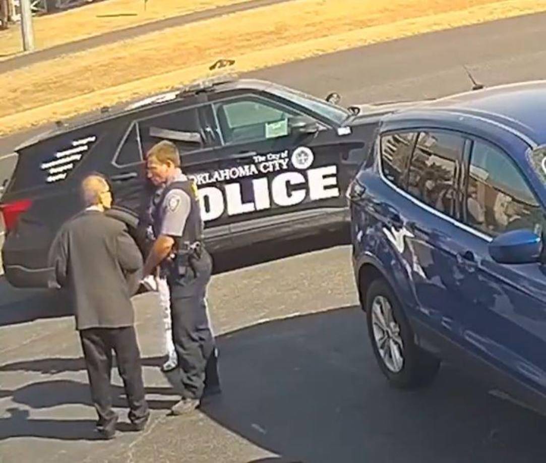 Personas en redes sociales comentaron que el incidente fue un abuso de autoridad y arremetieron contra los policías de Oklahoma.