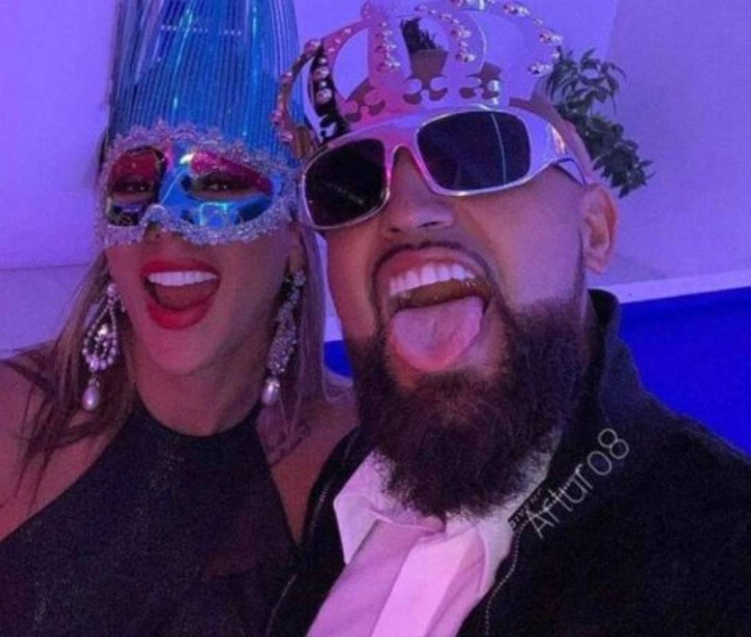 Arturo Vidal: El centrocampista chileno disfrutó a lo grande la fiesta de Año Nuevo.