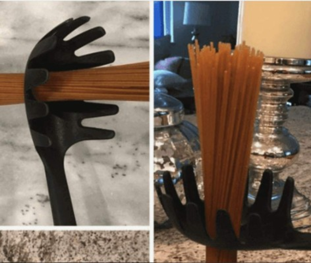 Orificio en la cuchara de cocina:<br/><br/>Esta característica sirve para acomodar los alimentos como pastas, además funciona como un medidor para saber cuanto hacer de las ricas pastas.