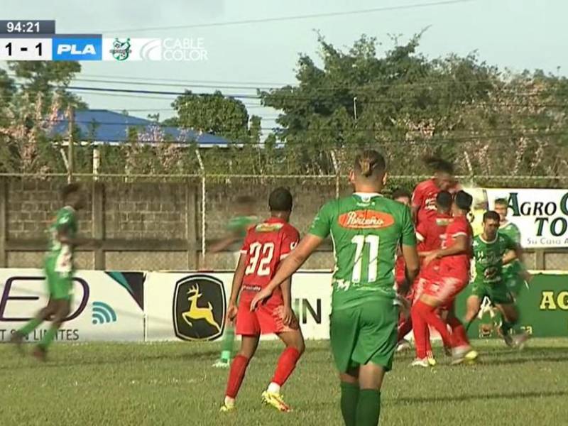 Video: El penal que todo Platense reclamó en el último suspiro ante Real Sociedad