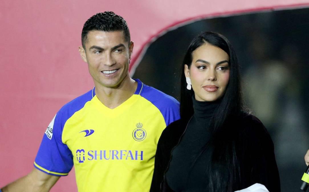 En los medios lusos aseguran que Cristiano “está harto de ella”, mientras que la modelo “se cree que está a la altura de él”.