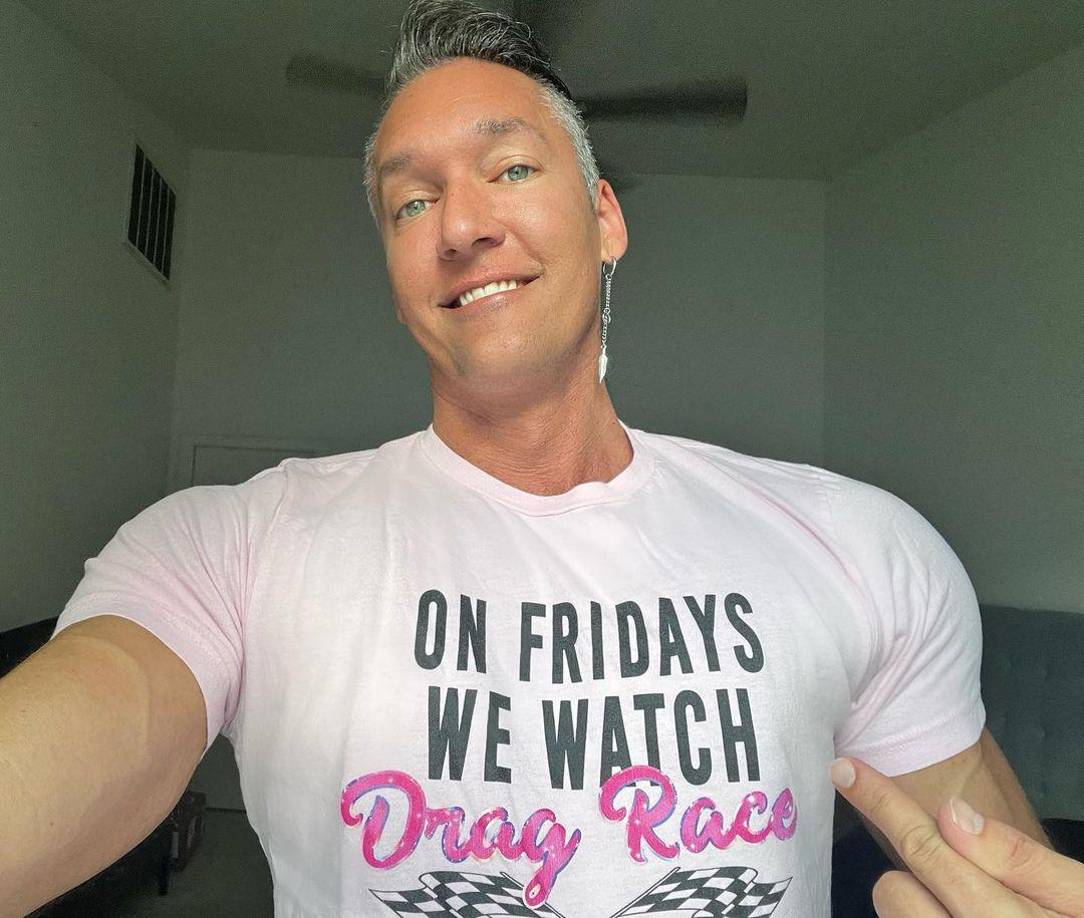 El actor, especializado en videos para la comunidad homosexual, tomó sus redes sociales para compartirle a sus fans “la tragedia” por la que está pasando desde que contrajo el virus hace unas semanas.