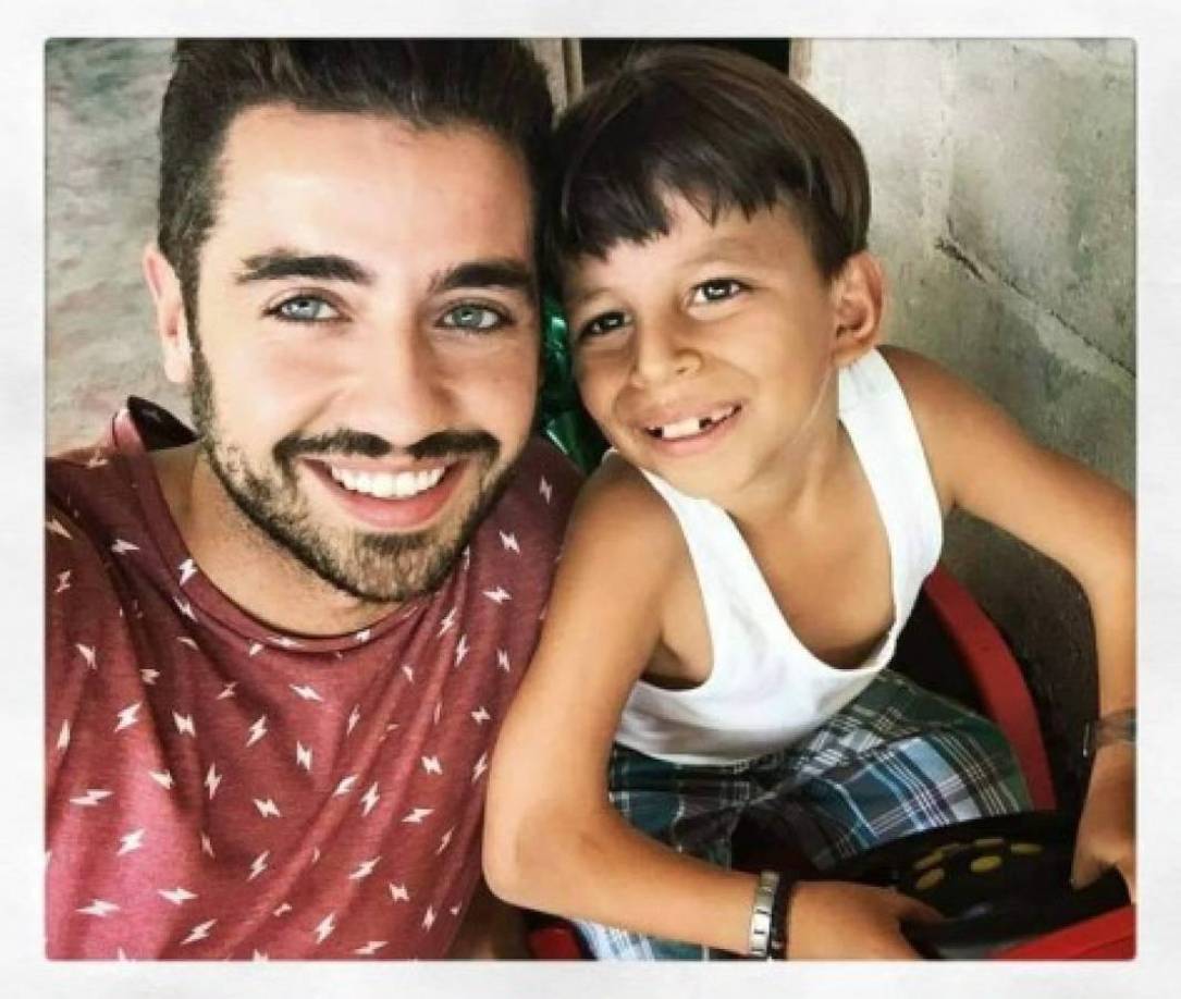 Borja Voces, periodista de Primer Impacto, fue el periodista que lo dio a conocer a nivel mundial y en un reportaje reciente, mostró el enorme cambio que ha tenido.