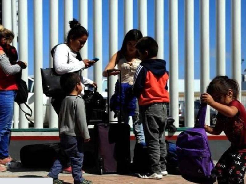 Los menores han sido abandonados, viajan solos expuestos al hambre, trata de personas y otros peligros.