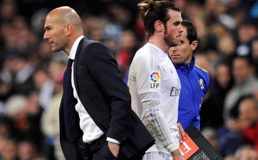 'Zidane habló conmigo después de la final (de Kiev); de hecho, todavía no he hablado con él. No diría que somos mejores amigos, tan solo fue una relación estrictamente profesional. En Kiev me sentí realmente frustrado por no empezar desde el inicio', dijo Bale hace unos días al hablar sobre Zidane.