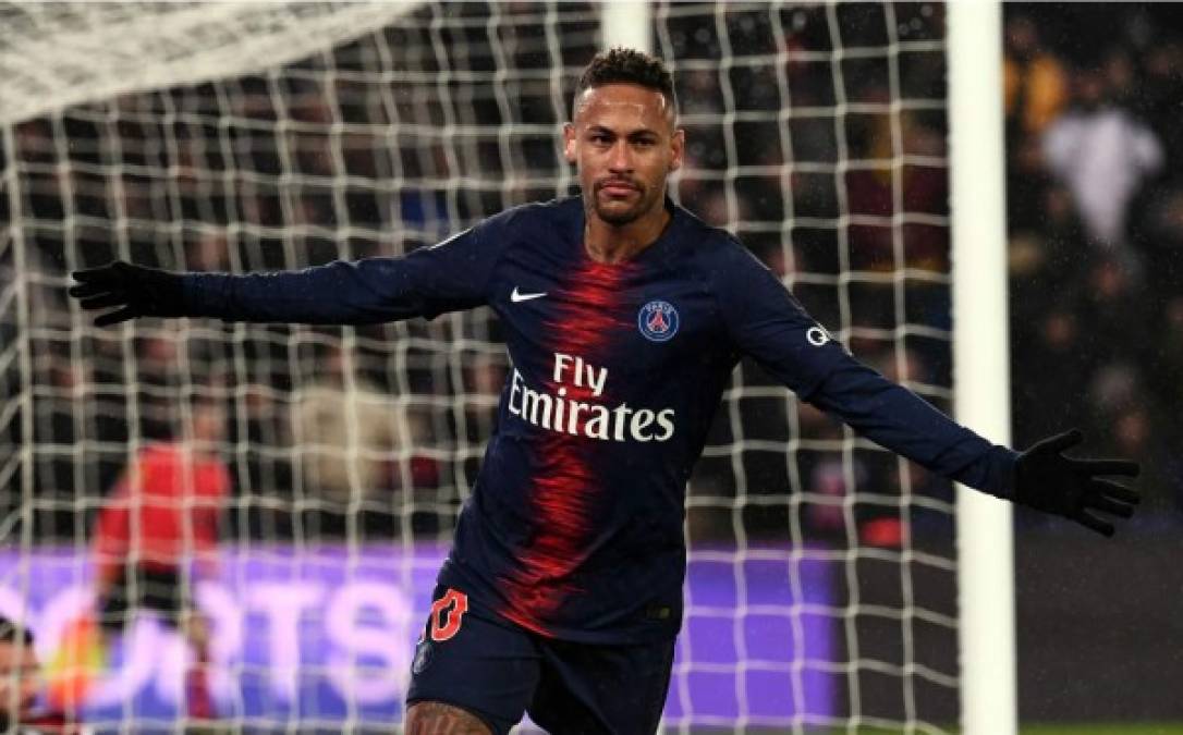 Neymar no confirma su continuidad en el París Saint Germain. El brasileño se ha mostrado muy enigmático sobre su futuro en una entrevista a 'Canal Plus Francia': “¿Rumores sobre mi salida? Ha habido rumores desde que me convertí en profesional. Pero no hay nada concreto. Tan pronto como haya algo hablaré sobre eso y lo asumiré, estoy seguro de ello”.<br/><br/>El diario británico Daily Express publica que el Chelsea ofrece 113 millones de euros al Barcelona por Coutinho y ese dinero lo invertiría el Barça como parte de la repesca de Neymar del PSG.