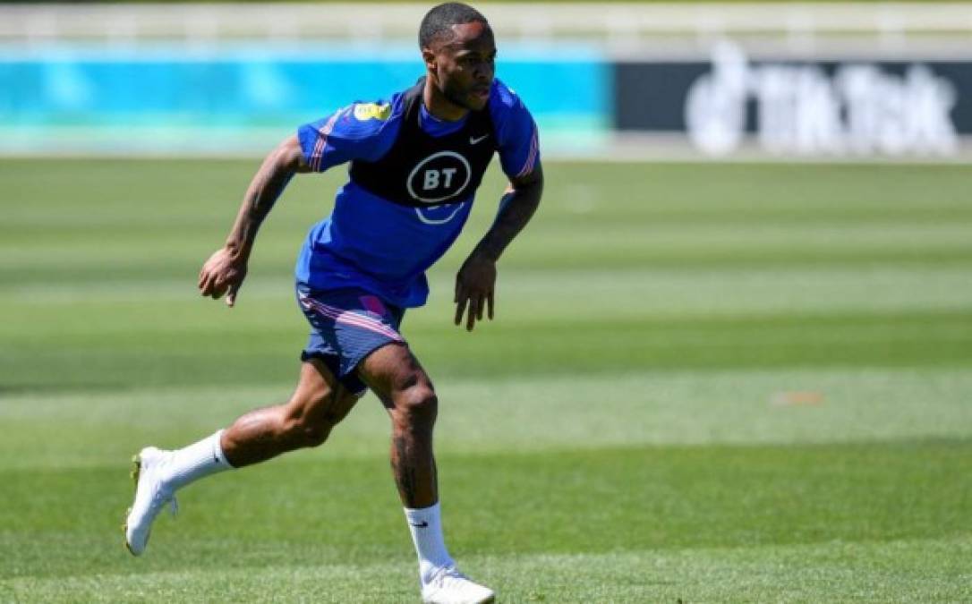 Raheem Sterling: El delantero inglés ha sido ofrecido por Guardiola y medios señalan que es del agrado de Laporta. Foto AFP.