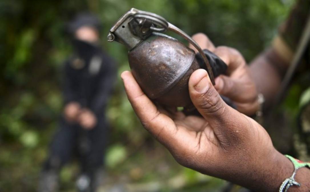 Aunque fracasó, tampoco ha dado su brazo a torcer. 'A una guerrilla se le puede debilitar; se le puede ganar terreno, se le pueden constreñir las zonas, pero a un pueblo en armas no se le derrota', afirma el Uriel, quien apenas sobrepasa los 40 y encabeza el Frente de Guerra Occidental.