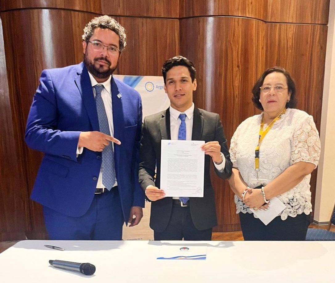 Al final, Estrada mostró agradecimiento a las personas que lo apoyaron ante esta situación. 