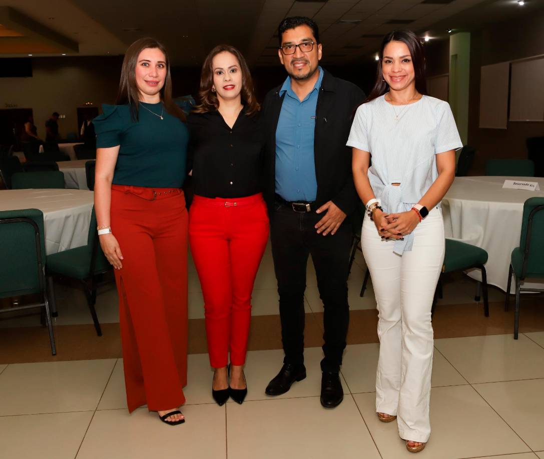 Keilly Gallegos, María del Carmen Álvarez, Eduardo Molina y Yamileth Urrutia