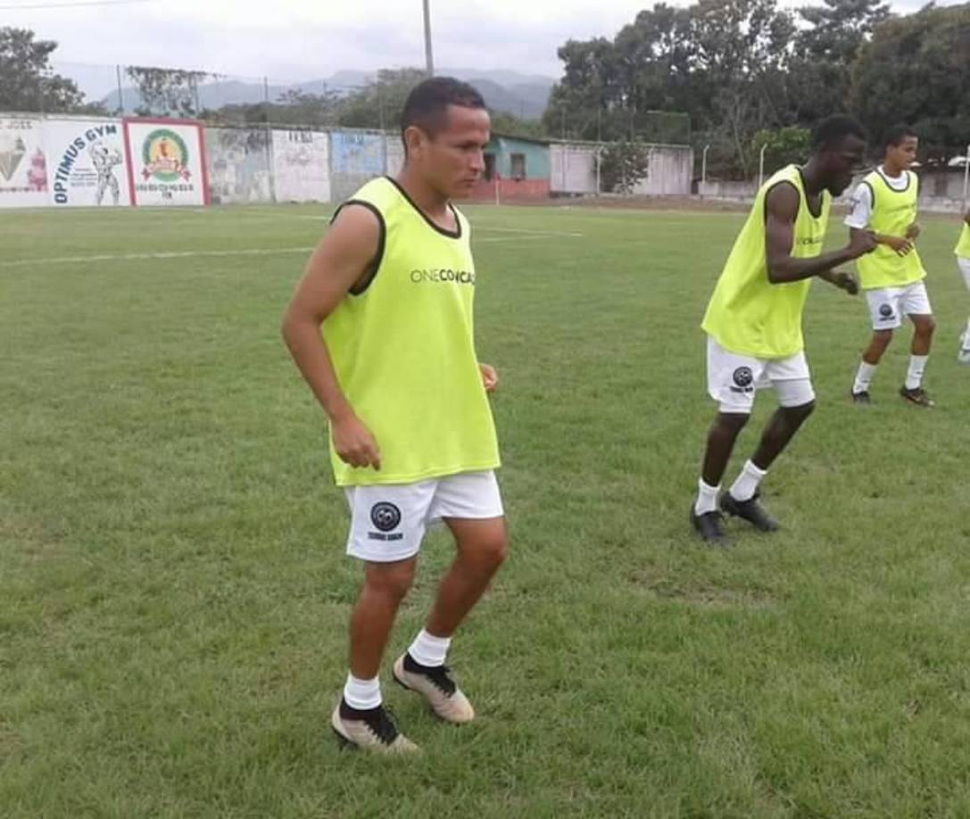 Tras destacar en el Mundial Sub-17 que se disputó en el 2013, Álvaro Romero fue subido al primer equipo del Real España. Sin embargo, luego lo mandaron a la Liga de Ascenso y poco a poco perdió protagonismo en el fútbol hondureño.