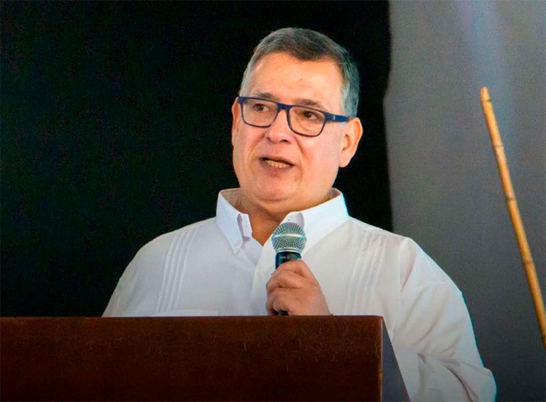 Ministro Ricardo Salgado arremete contra EUA y luego recula en su mensaje