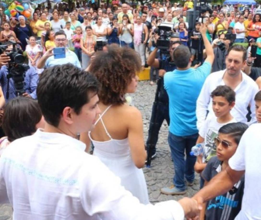 La pareja agradeció en todo momento el enorme apoyo de su pueblo mexicano quienes estuvieron física y emocionalmente presente en el proceso de Dante.