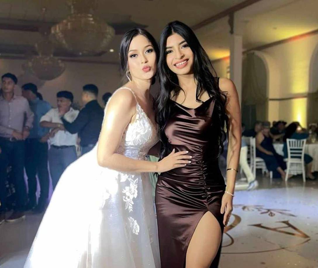 Una de las bellas invitadas que estuvo presente en la boda entre Andrea y Ángel Tejeda. 