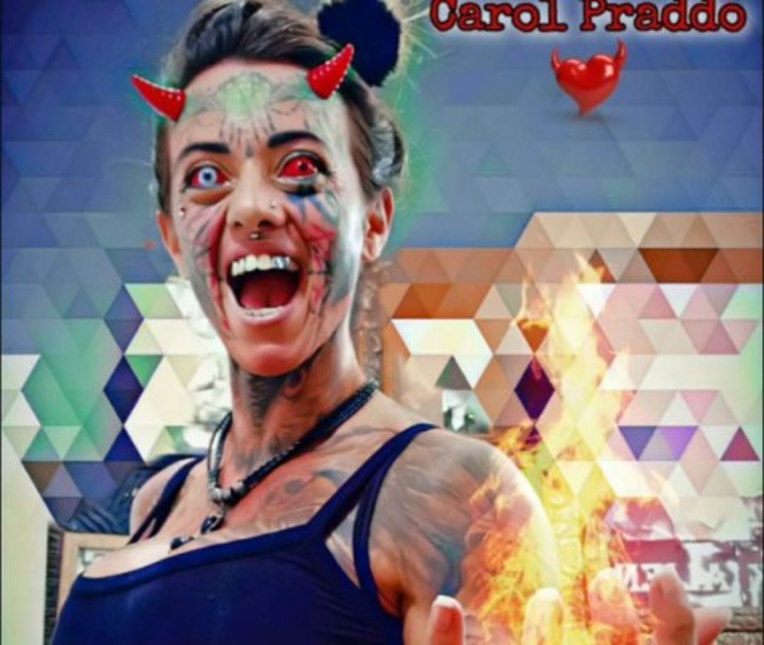 Tiene el 60% de su cuerpo tatuado: su lengua, ojos, dientes y frente están destinadas para reencarnar en un diablo.