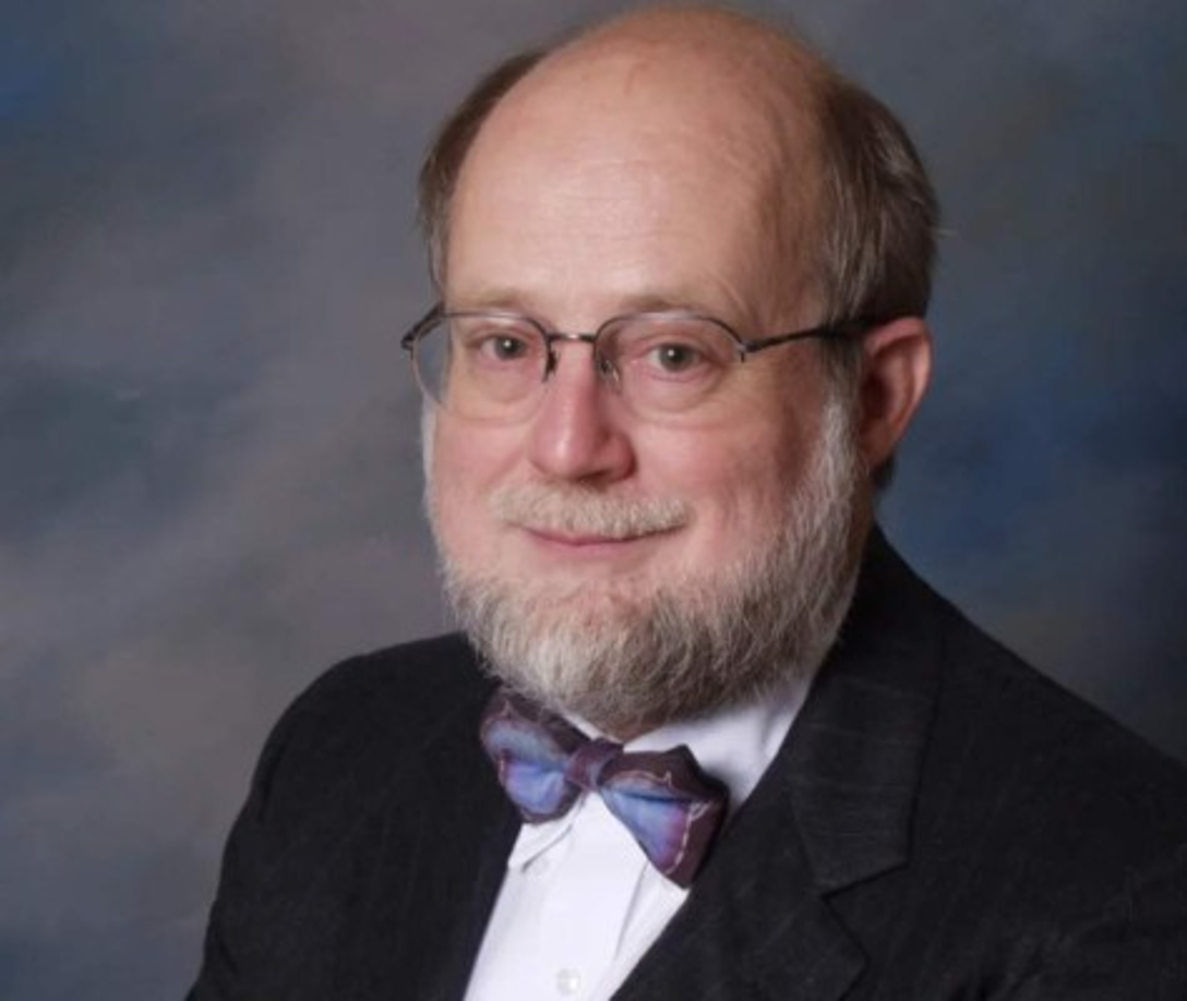 Según la autopsia realizada a Thomas Burchard, él murió de un fuerte golpe en la cabeza.