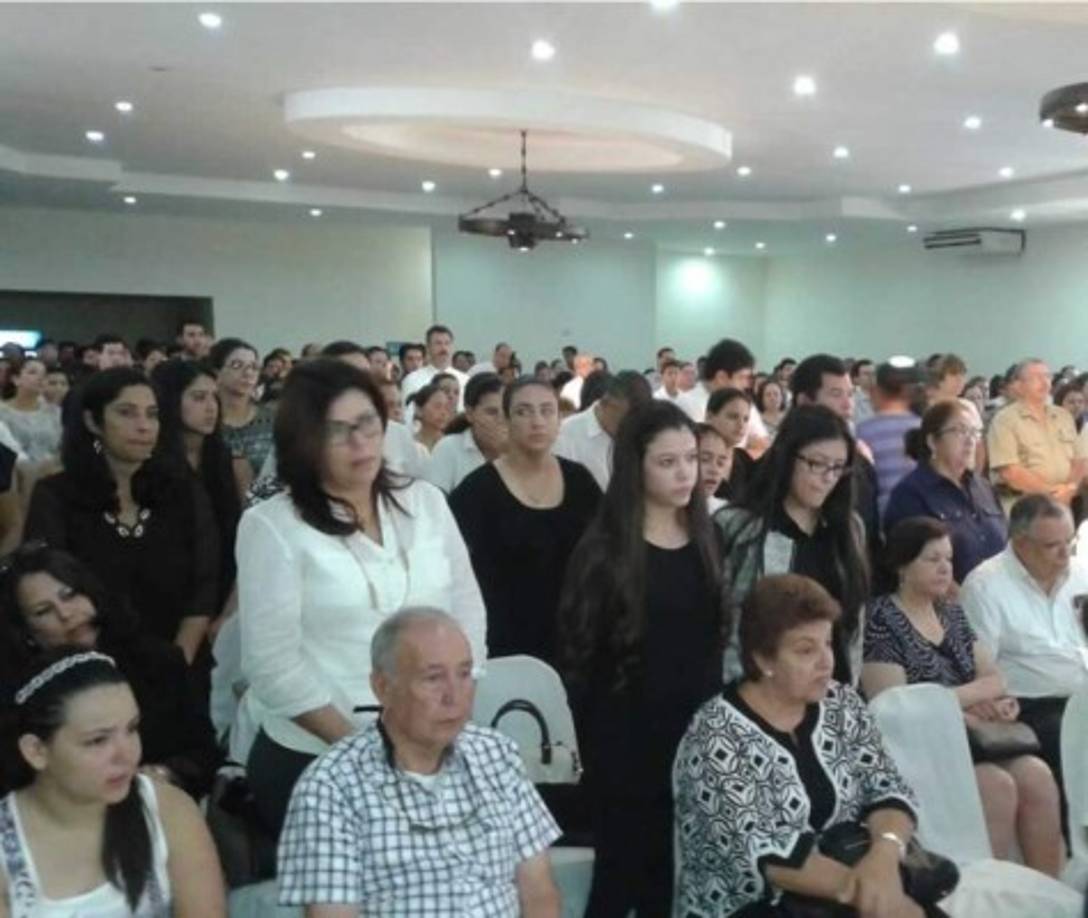 Cientos de personas se han abocado al Agas para despedir a los Gauggel.