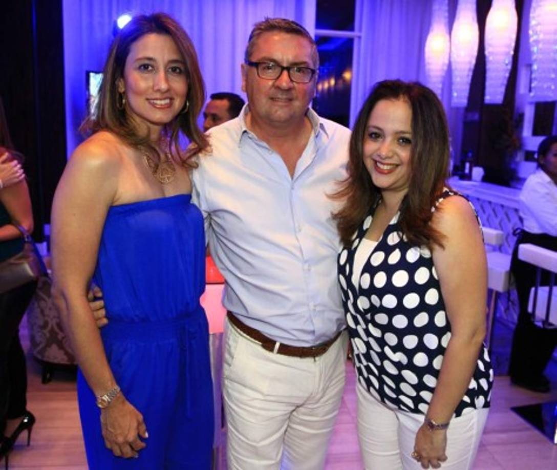 Emely Brandel, Stuart Graham y Sheryl Mourra.