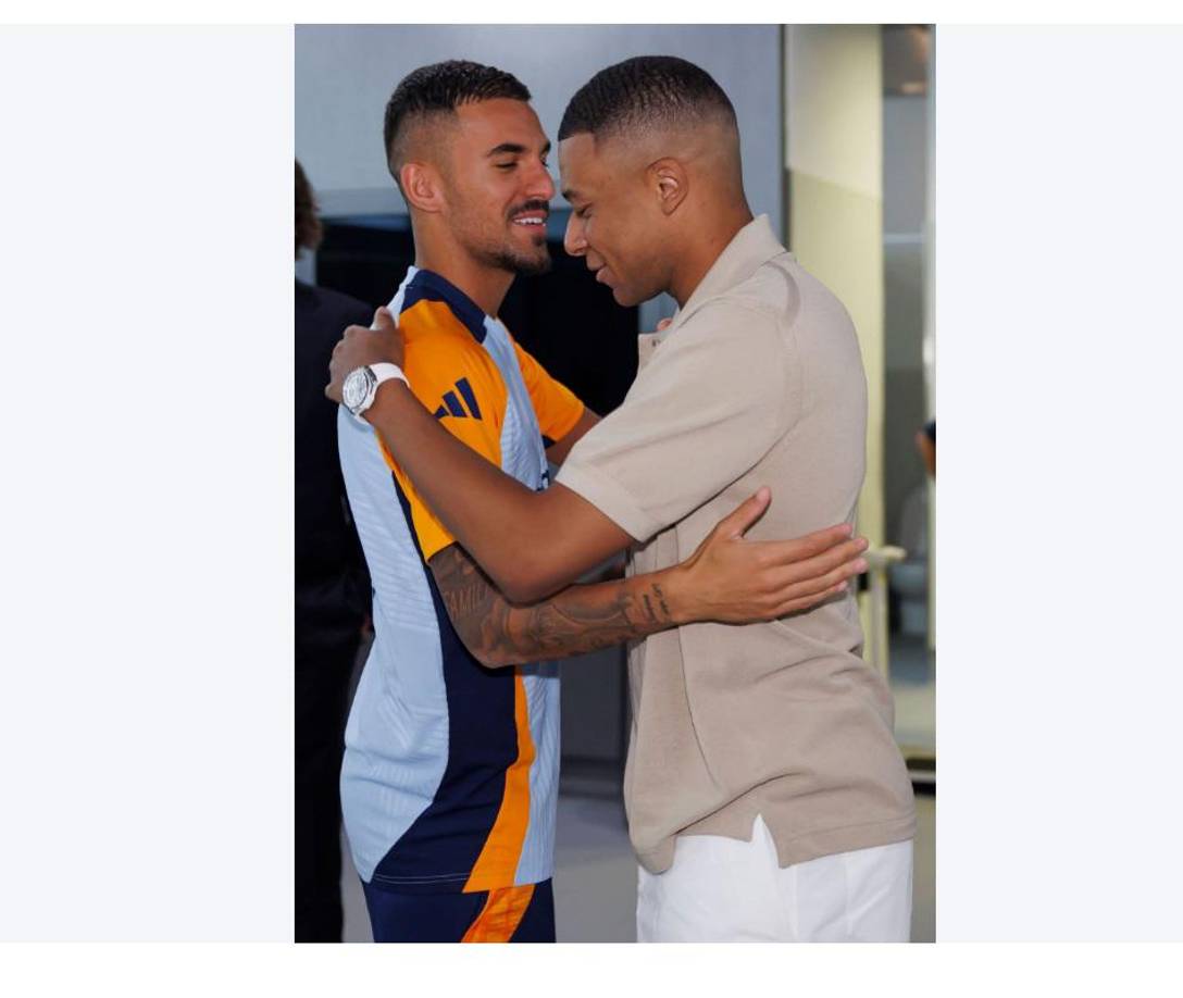 Mbappé tuvo tiempo para saludar a los jugadores presentes en la temporada, muchos aún no se integran luego de participar en la Copa América y Eurocopa.