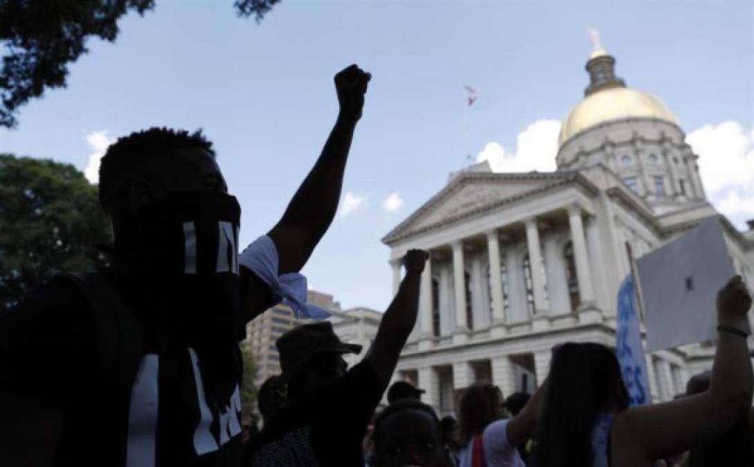 Caos en Atlanta por muerte de afroamericano a manos de la policía