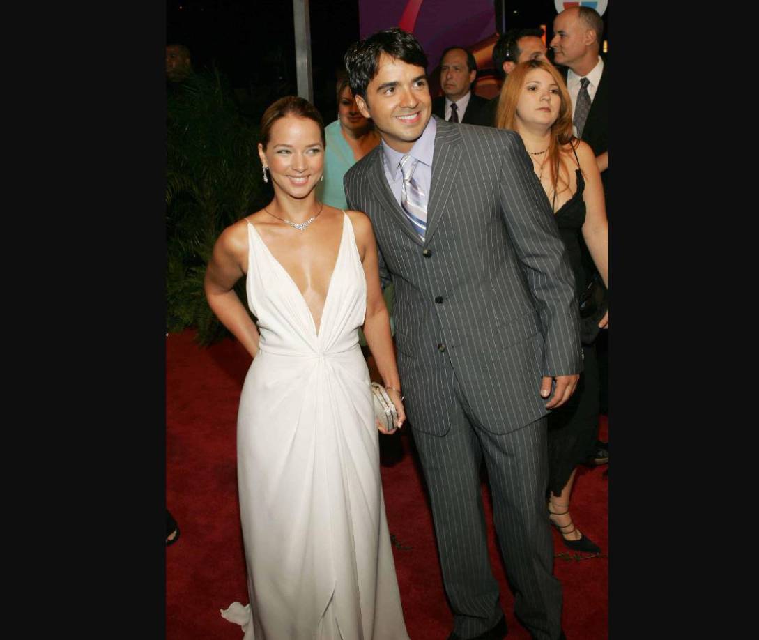 “Yo dije: ‘Mira, sabes qué, prefiero callarme la boca, como dice la canción no hacerme la víctima’, por eso me incómoda hablar de esto porque no lo he hecho, porque ya terminó y porque ya yo pasé página y porque soy el hombre más feliz del mundo”, aclaró.