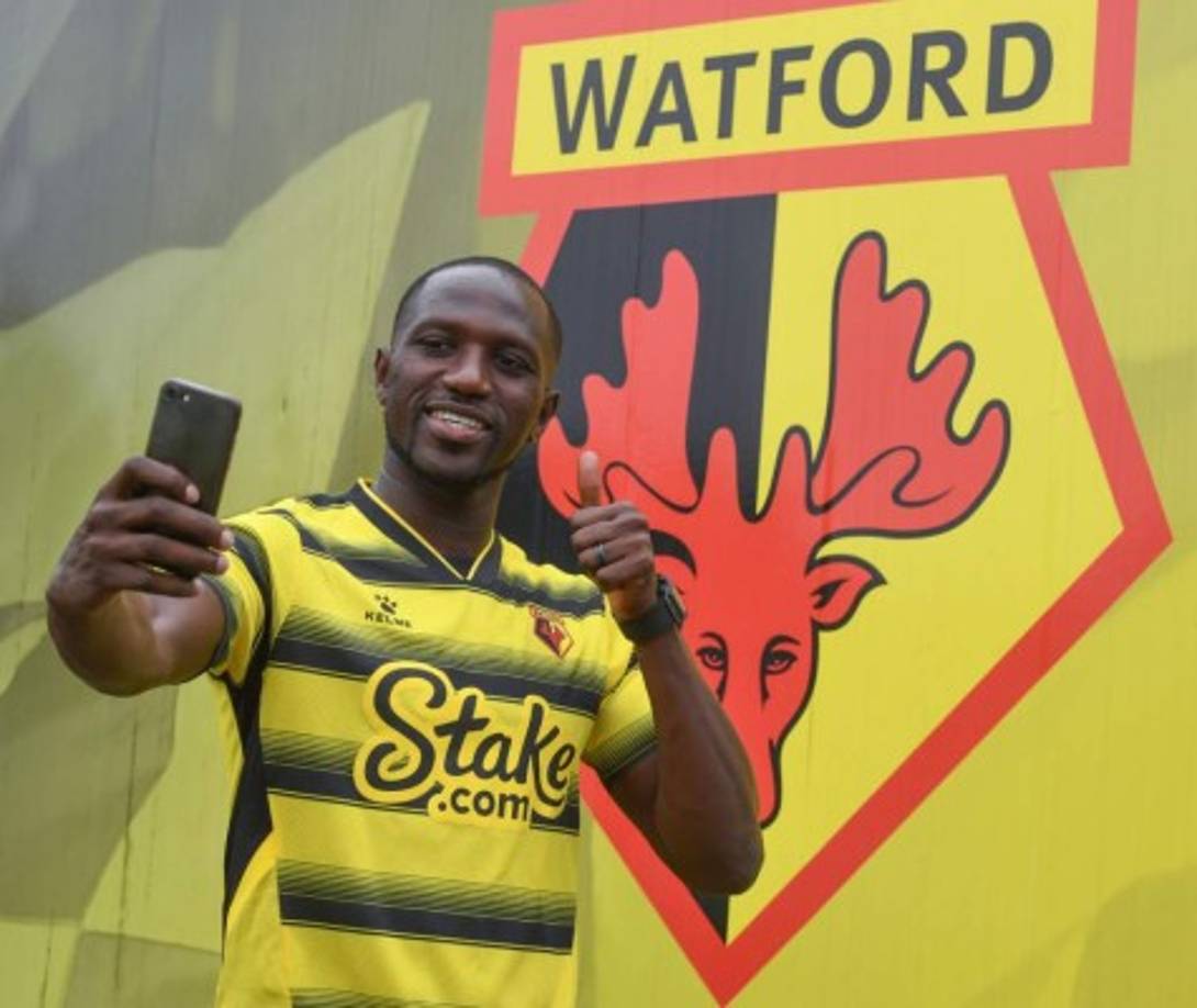 El mediocampista francés Moussa Sissoko abandona el Tottenham para jugar en el recién ascendido Watford. Precisamente, ambos equipos se enfrentan este domingo en la Premier League. <br/><br/>Sissoko ha vestido en Inglaterra las camisetas del Newcastle y los Spurs. Con 32 años, este jugador aportará experiencia al centro del campo del equipo del español Xisco Muñoz.