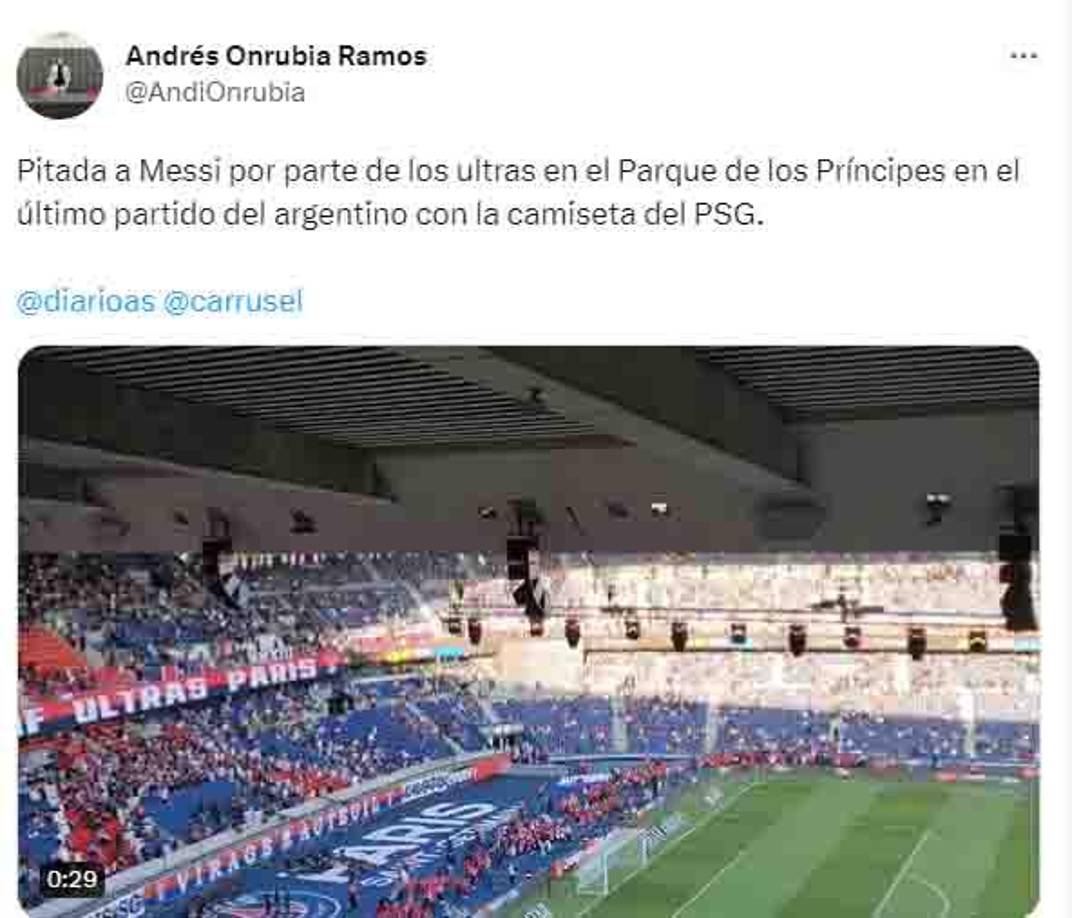 Los ultras del PSG silbaron el nombre de Messi cuando se anunció que el argentino iba a jugar como titular.
