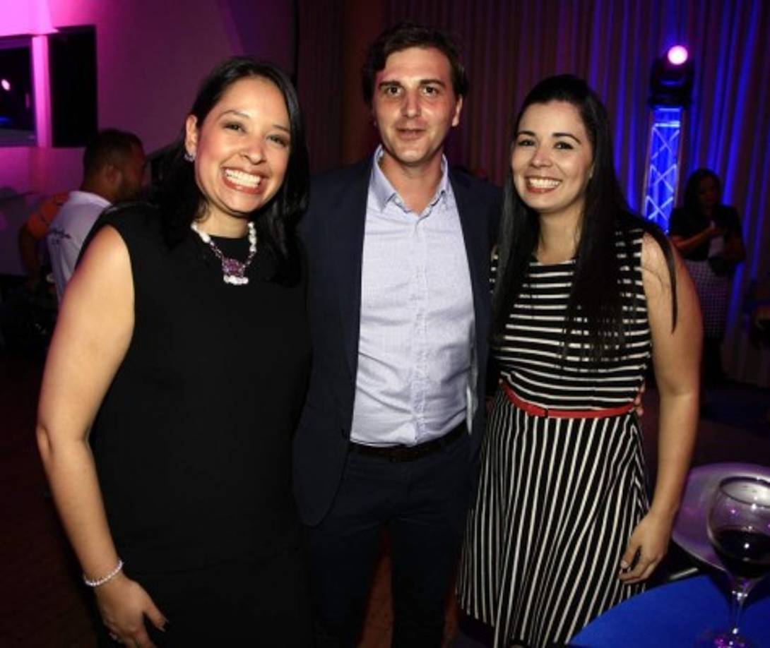 Karla Avelar, Abraham López y Claudia Mejía.