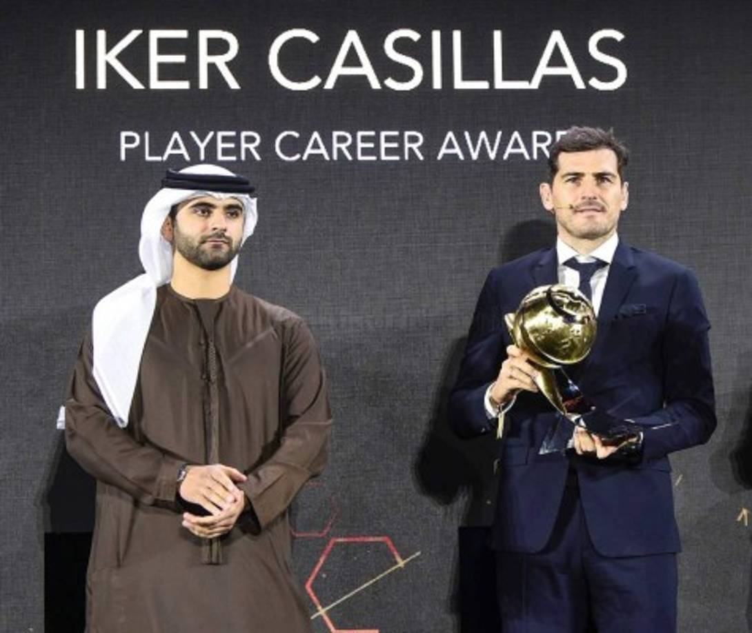 En la misma gala recibió un reconocimiento a su carrera de éxito el portero Iker Casillas, recién nombrado director general de la Fundación del club. 'Gracias por este trofeo. Ojalá el próximo año pueda ser mucho mejor y haya normalidad en el fútbol', deseó.