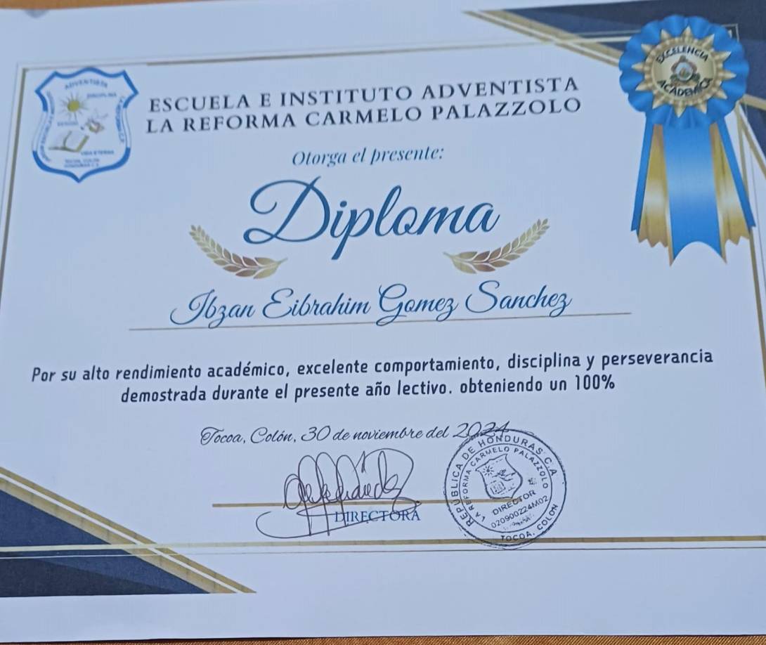 Después varias gestiones fue aceptado para presentarse a la prueba de aptitud. Sus calificaciones demuestran que es un genio en el estudio. 