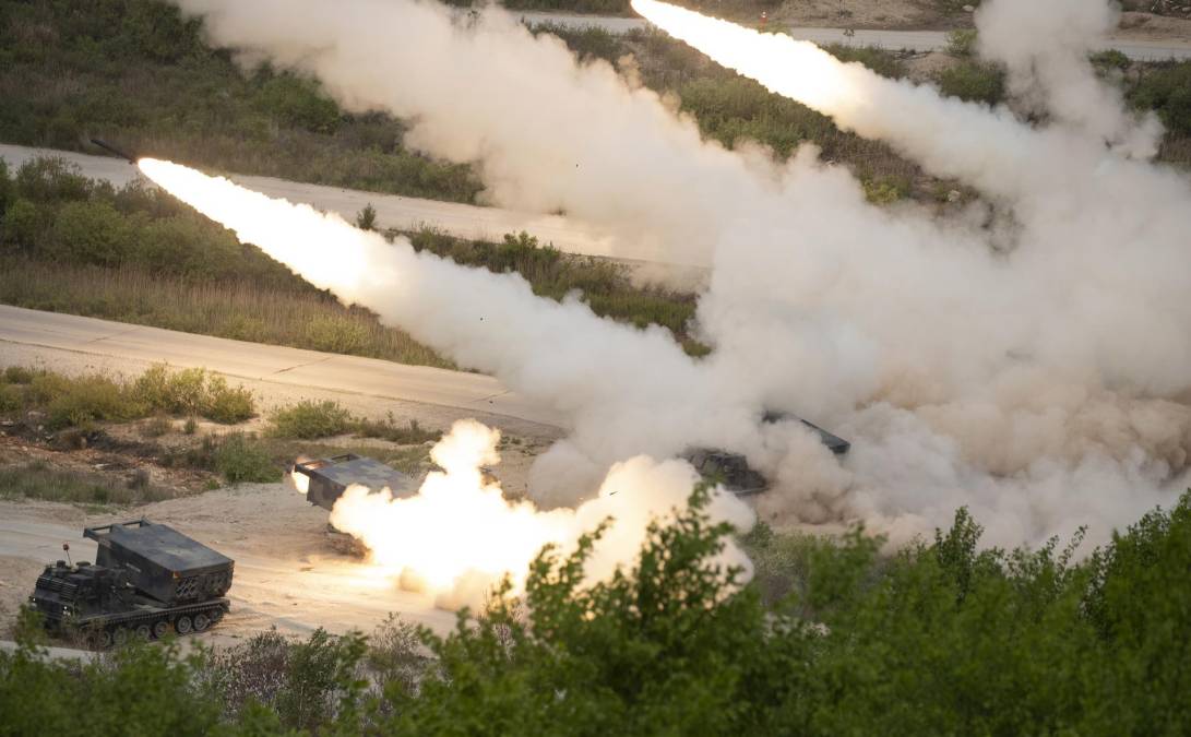 EEUU y Corea del Sur enfurecen a Kim Jong Un con las mayores maniobras con fuego real realizadas hasta la fecha